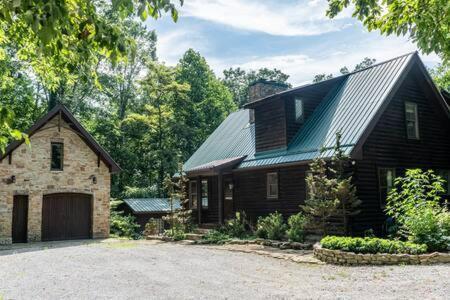 Cozy 2 Bedroom Cabin Nestled In Wooded Hideaway 蒙特雷 外观 照片