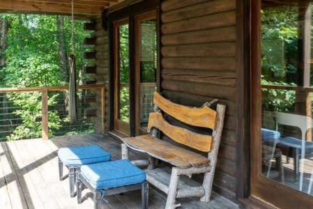 Cozy 2 Bedroom Cabin Nestled In Wooded Hideaway 蒙特雷 外观 照片