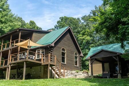 Cozy 2 Bedroom Cabin Nestled In Wooded Hideaway 蒙特雷 外观 照片